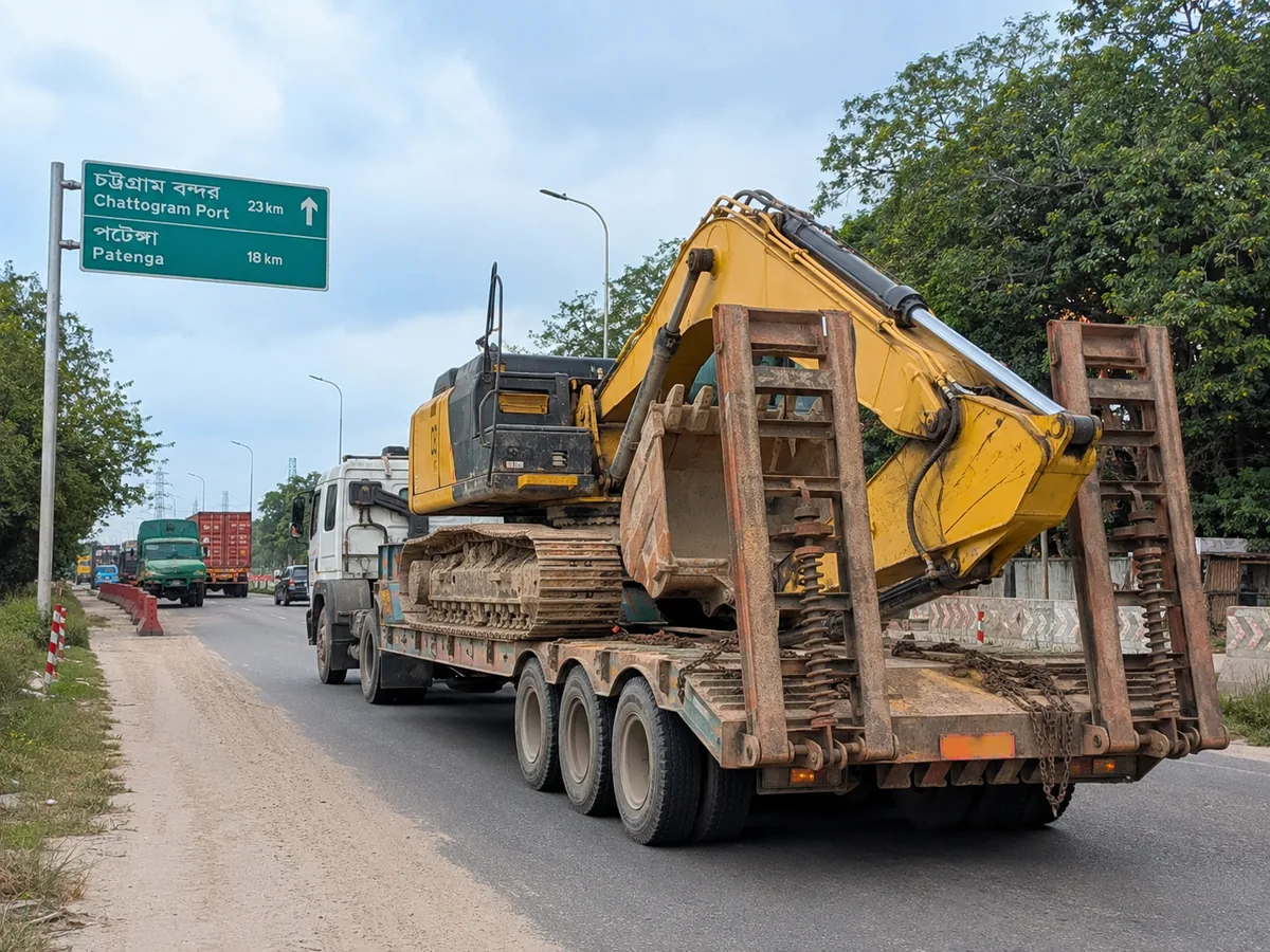 Chattogram port route low-bed - RentCTG.com Bangladesh equipment rental image 23